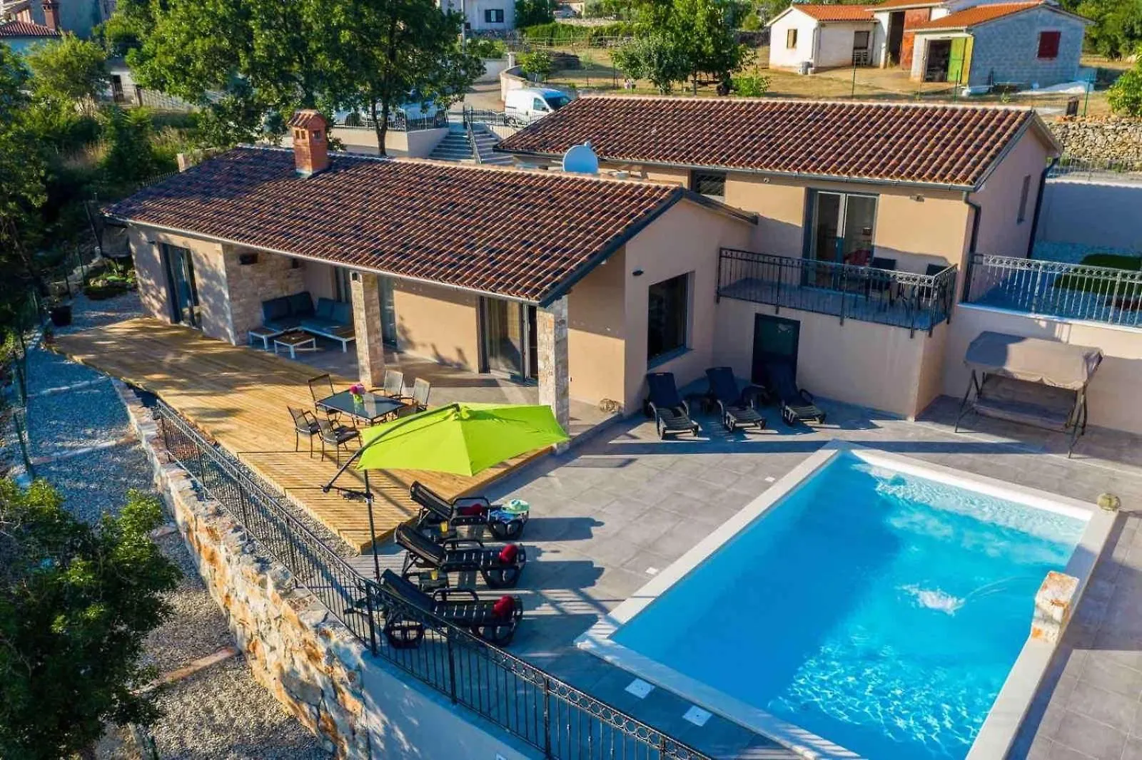 Gloria Villa Sarici